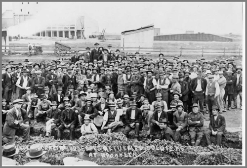 Captain Borket addresses returned soldiers at Brooklyn