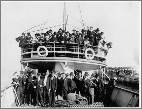 Bay excursion on 'The Ozone'