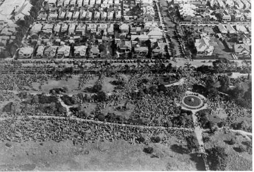 Footscray Park - Melbourne Cup Day c1925