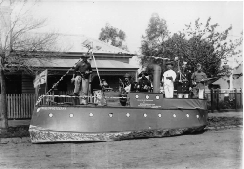 'Cruise Footscray' - Richardson and Sons Float
