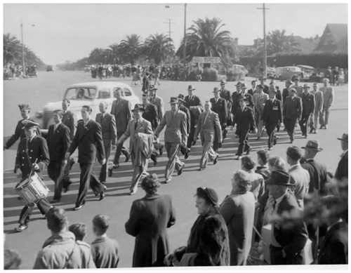 Anzac Day procession, Geelong Road, Footscray.