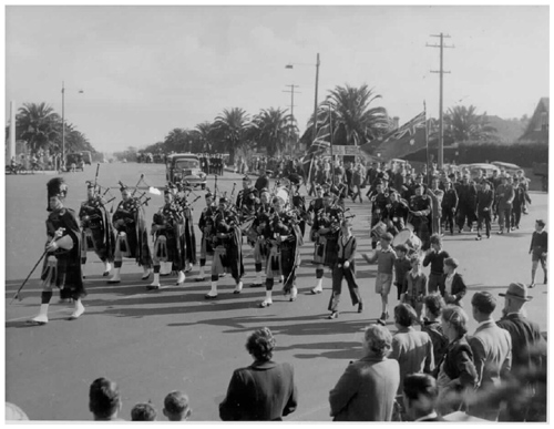 Anzac Day procession (Highland band), Geelong Road, Footscray.
