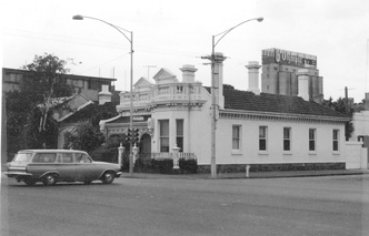 70 Albert Street, East Melbourne, side view