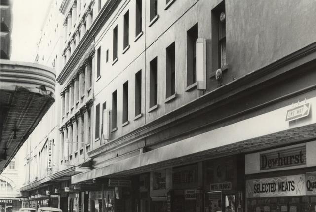 Degraves St.