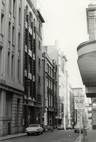 Flinders Lane between Russell and Swanston Street