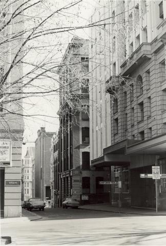 Flinders Lane between Russell Street and Swanston Street
