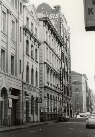 Flinders Lane between Russell Street and Exhibition Street