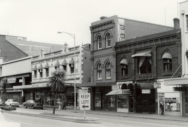 Lonsdale Street between Russell Street and Swanston Street