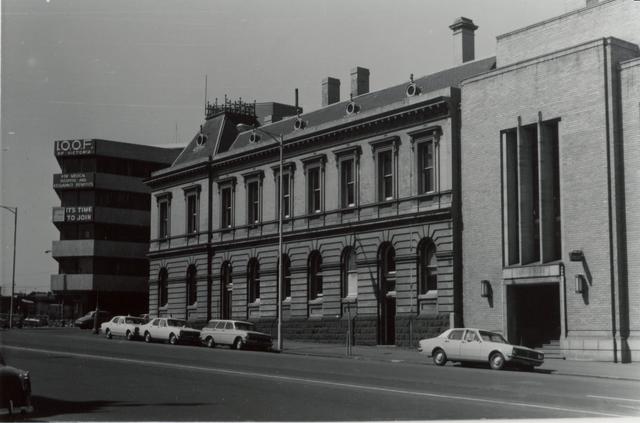 Russell Street between MacKenzie Street and Latrobe Street