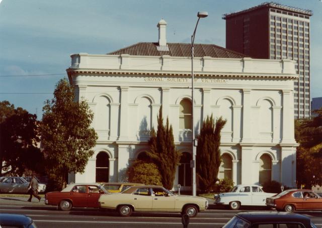 Victoria Street between Exhibition Street and Latrobe Street
