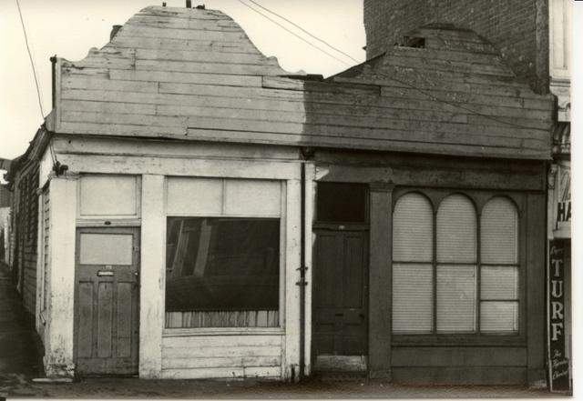 121-123 Errol Street