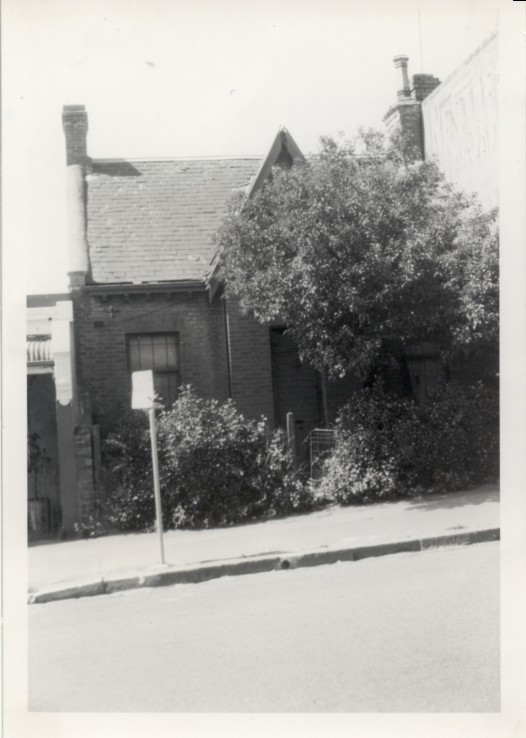 596 Queensberry Street