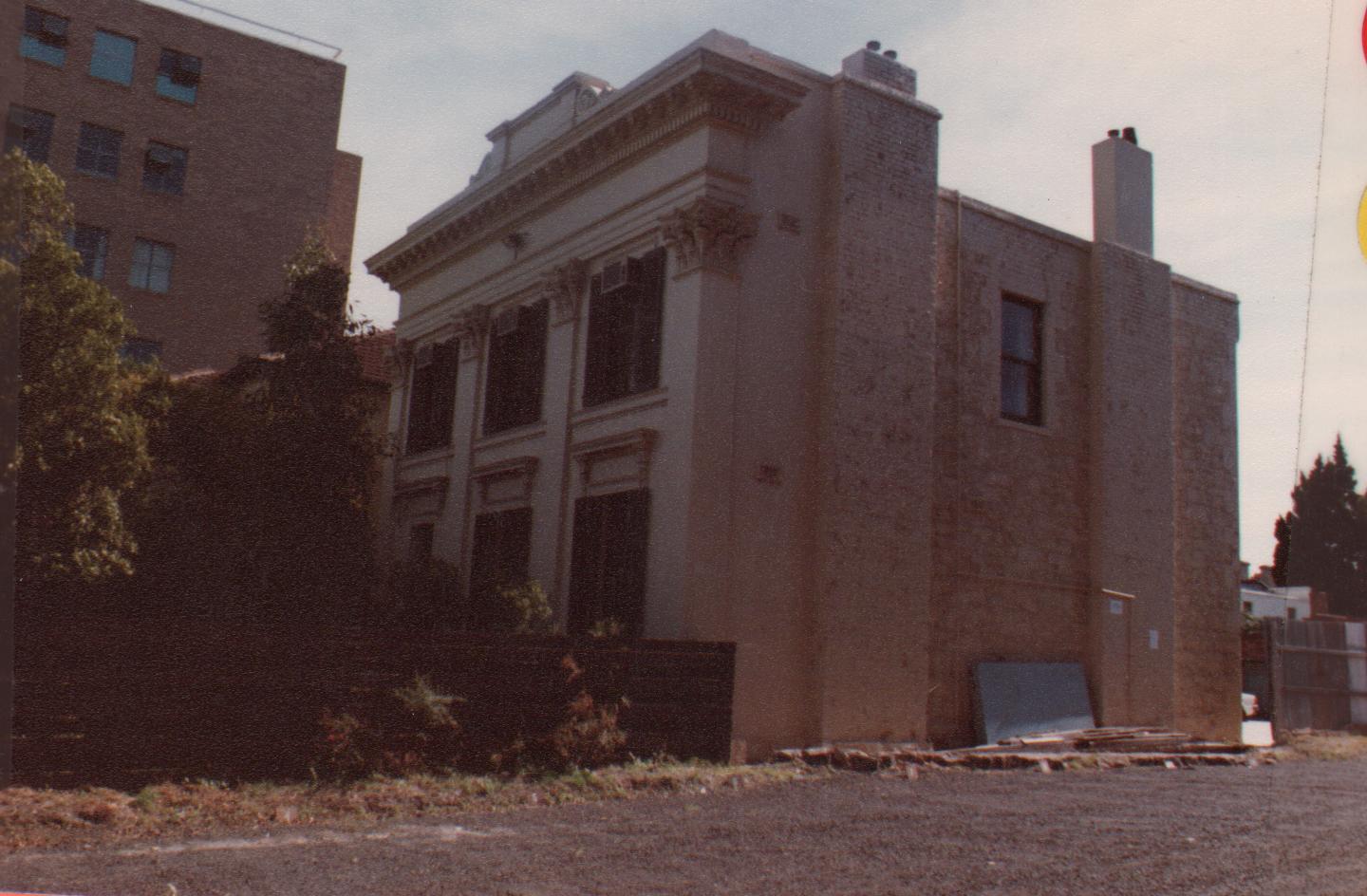116 Wellington Parade, East melbourne side