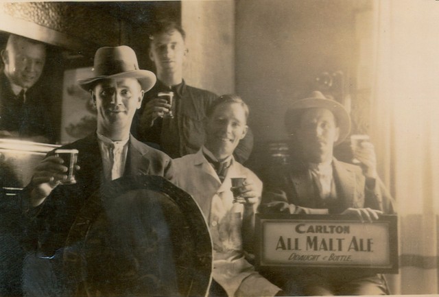Jack Duggan and patrons of the Court House Hotel