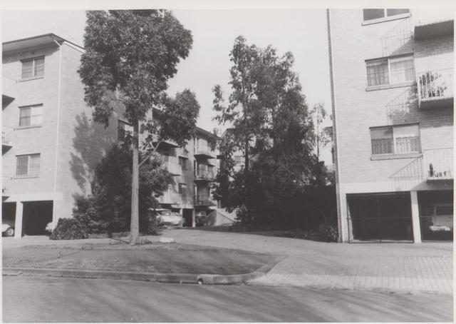 O'Shanassy Street south, between Curzon Street and Abbotsford Street, North Melbourne