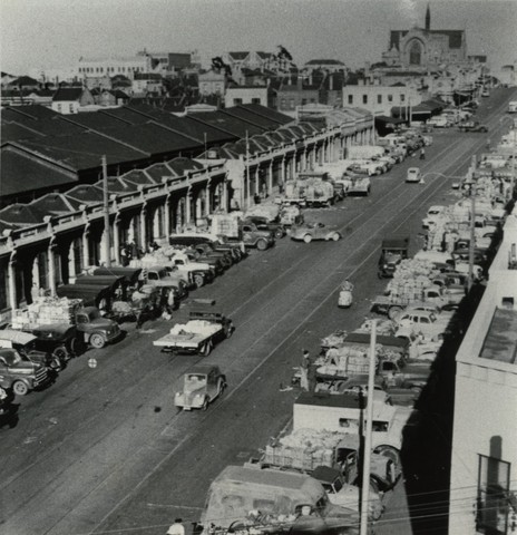 Cars outside of Queen Victoria Market, Victoria St.