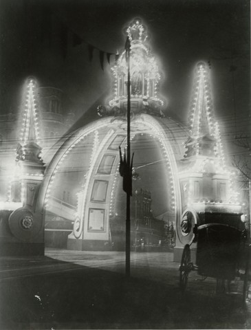 Australian Federation Royal Visit 1901 - The Queen Victoria Arch illuminated