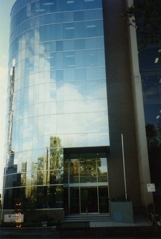 entrance to 332 St Kilda Rd