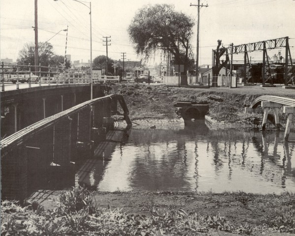 Arden Street Bridge and Moonee Ponds Creek