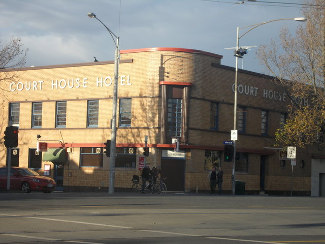 Under 18 09a present: Court House Hotel, North Melbourne