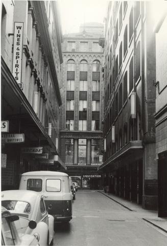 Under 18 03a past: Degraves Street, Melbourne