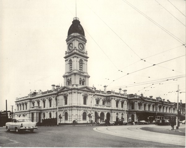 Under 18 11a past: North Melbourne Town Hall, North Melbourne