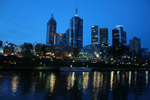 099 present: View of the Yarra