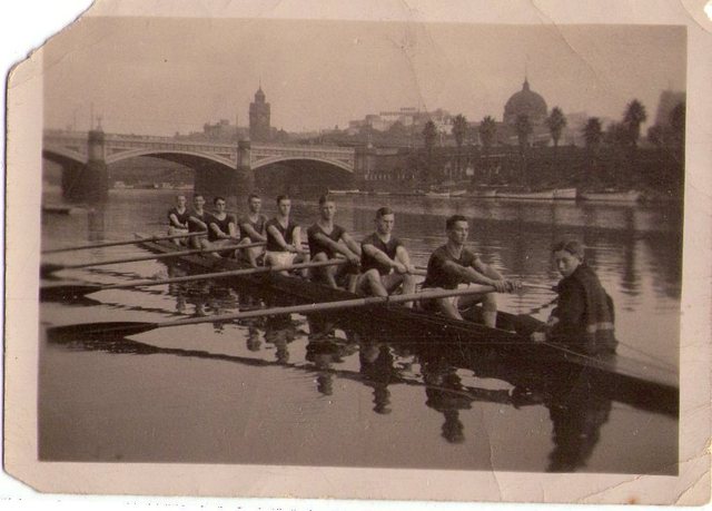 132 past: Rowers, Yarra River, Melbourne