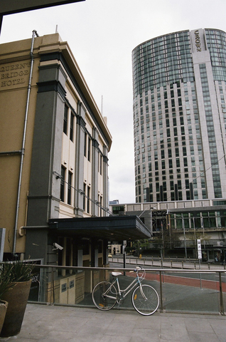 137 present: Queen's Bridge, Melbourne