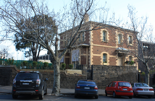 113 present: Wellington Parade South, East Melbourne