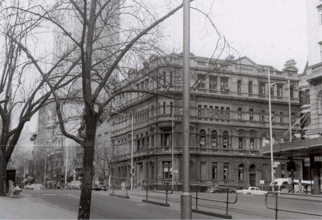 109 past: Corner of Collins and Russell Streets