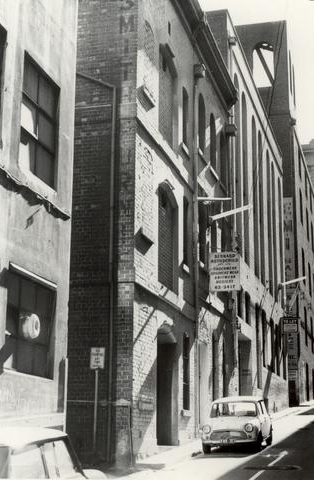 106 past: Hosier Lane, Melbourne