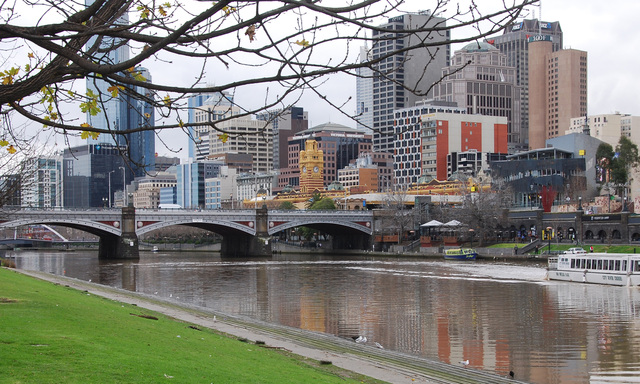 085 present: Flinders Street Bridge, Melbourne