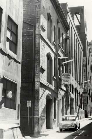 068 past: Hosier Lane, Melbourne