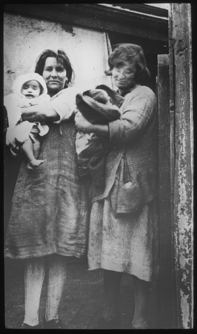 Carlton, Two mothers.