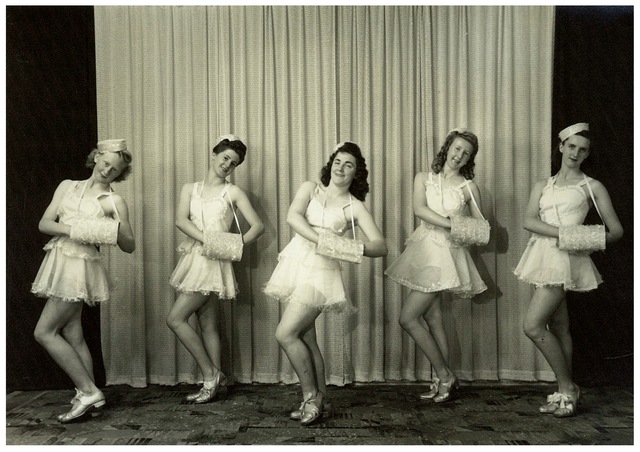 Dancing troupe of 5