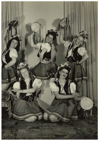 Girls Gypsy Troupe x 2