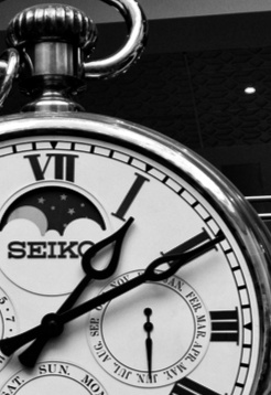 'Clock in Melbourne Central'