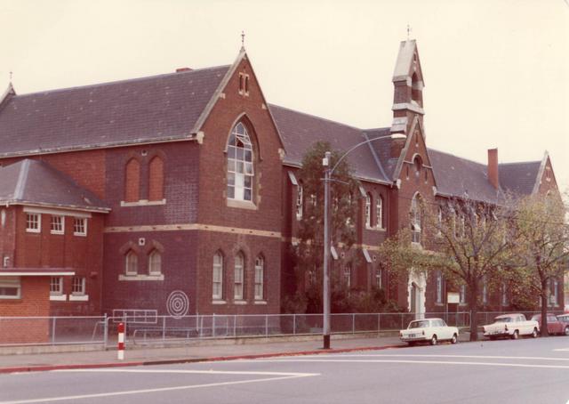 Eades Place West