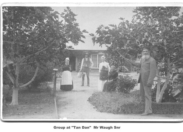 Group at ' Tan Dan' Mr Waugh Snr Mildura