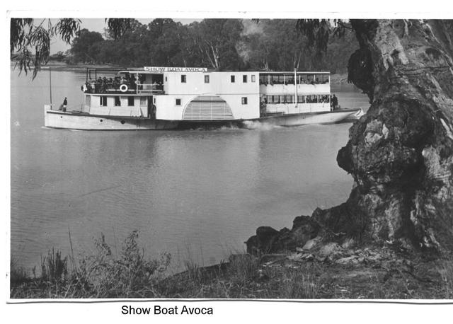 Showboat 'Avoca' Mildura.