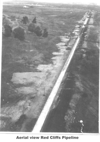 Aerial view, Red Cliffs pipeline, near Mildura.