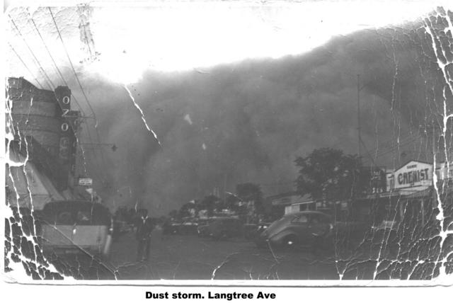 Dust Storm Langtree Avenue, Mildura.