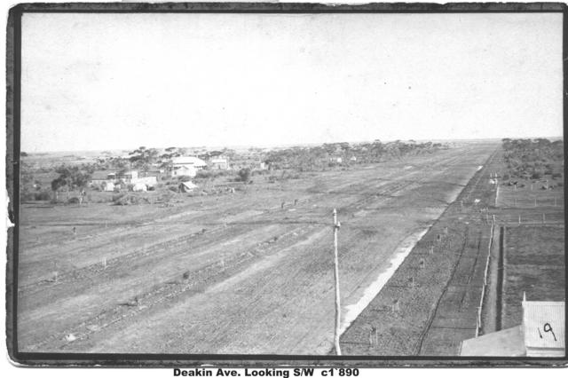 Deakin Avenue looking Sth/ West, Mildura.