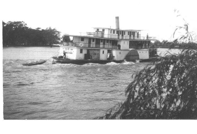 Paddle Steamer on the Murray, Mildura.