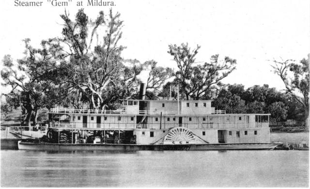 Steamer Gem at Mildura.