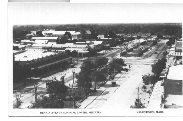 Deakin Ave looking north, Mildura.