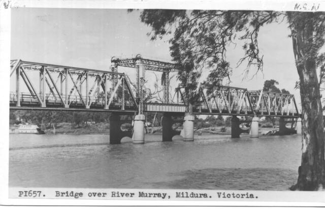 Bridge over River Murray, MIldura.