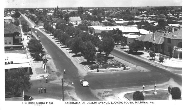 Panarama of Deakin Ave, Mildura. 