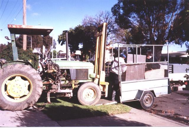 Moving furniture, Mildura,